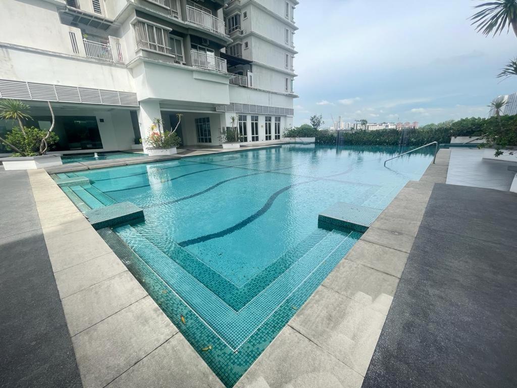 10pax 4 Hidden Gem Sri Petaling 3 Min Bukit Jalil Stadium Apartment *
