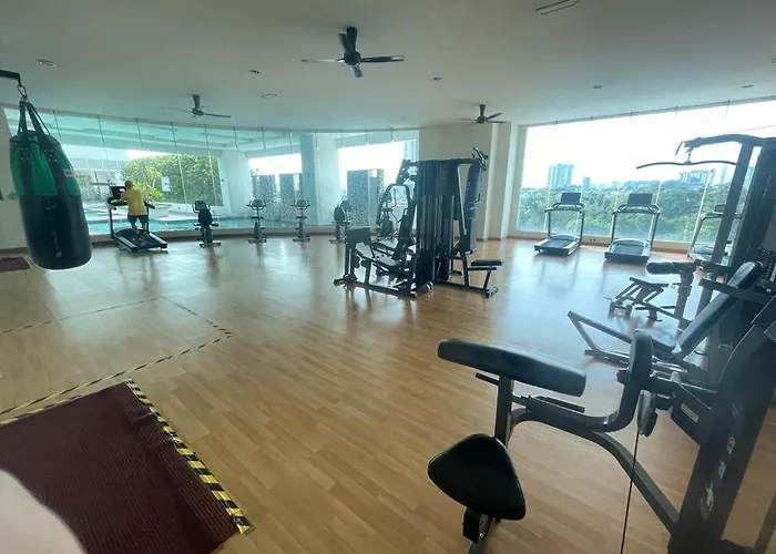 10Pax 4 Room Hidden Gem Sri Petaling 3 Min Bukit Jalil Stadium